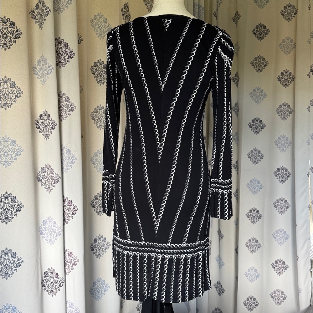 Nicole Miller Studio Chain Pattern Long Sleeve Dress - Picture 4 of 5